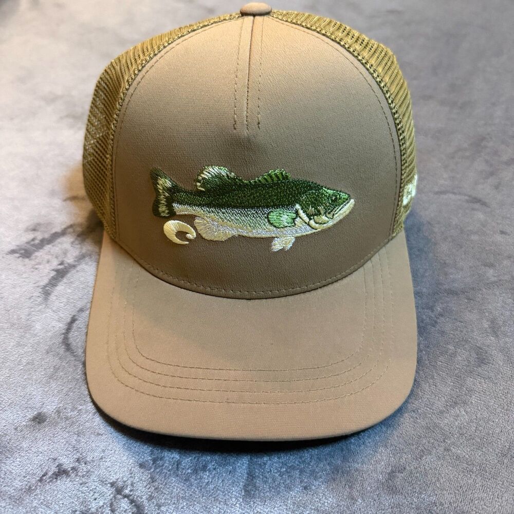 Costa Del Mar fishing trucker hat